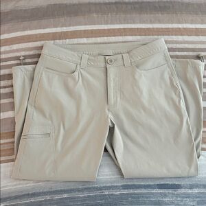 Eddie Bauer Light Tan Cargo Hiking Pants 3/4 length